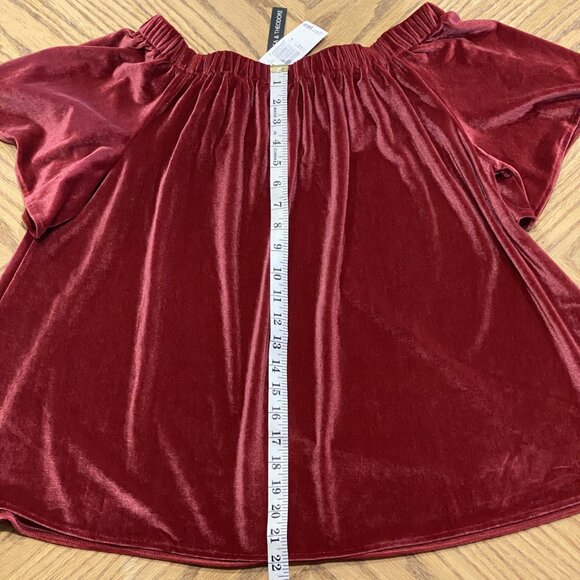 Chelsea & Theodore Women's Large Red Velvet Swing Top - Picture 7 of 11